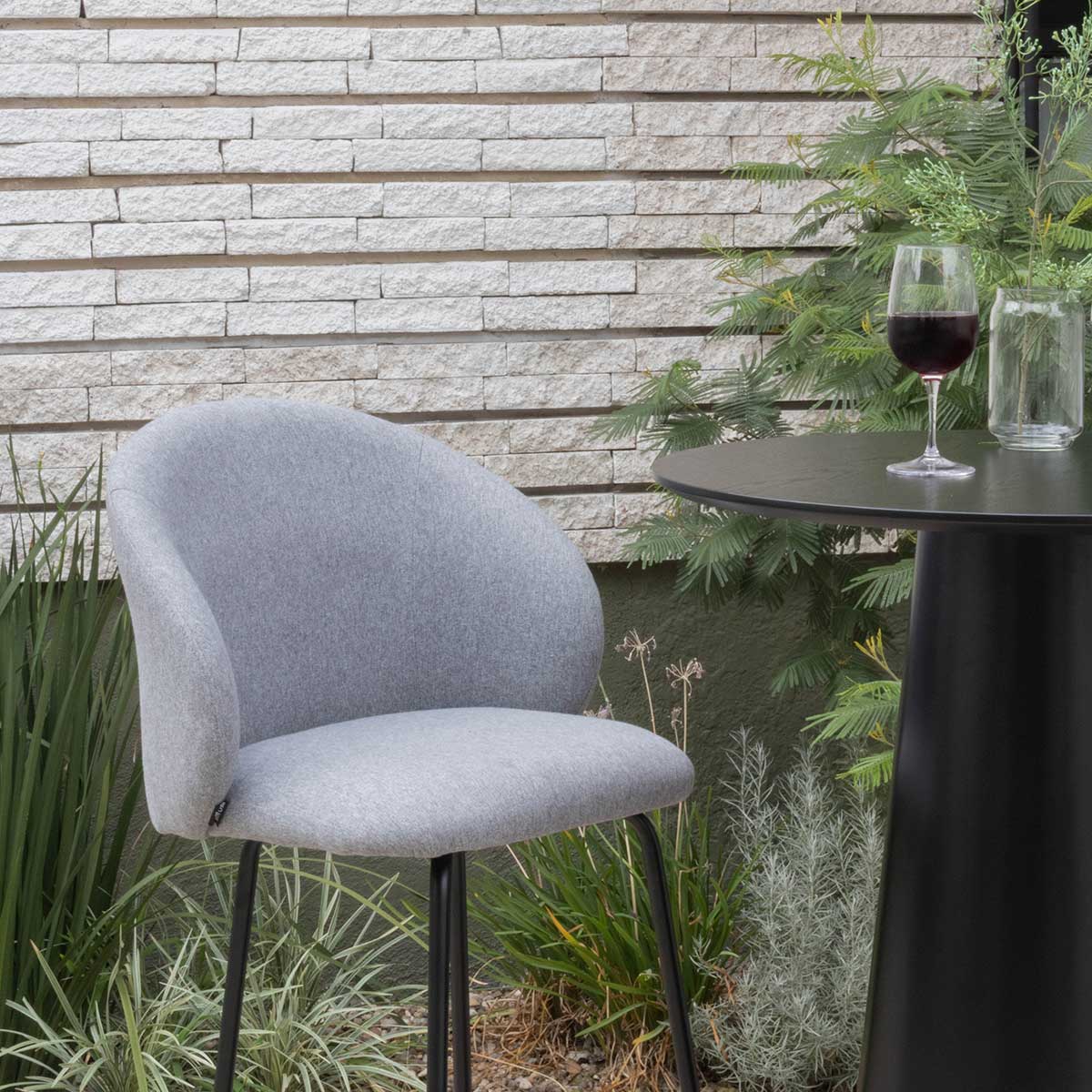 Banco alto de poliester Capri