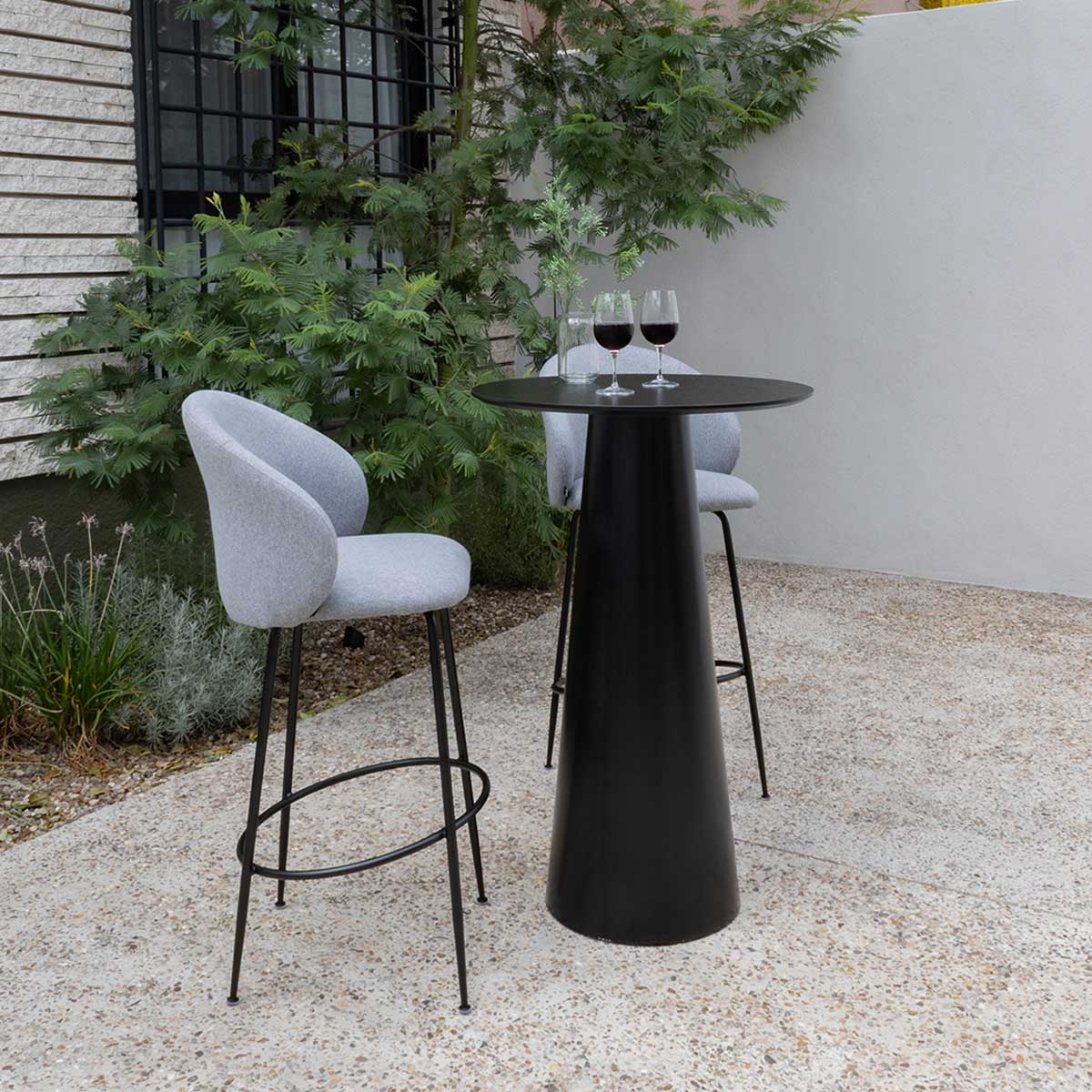 Banco alto de poliester Capri