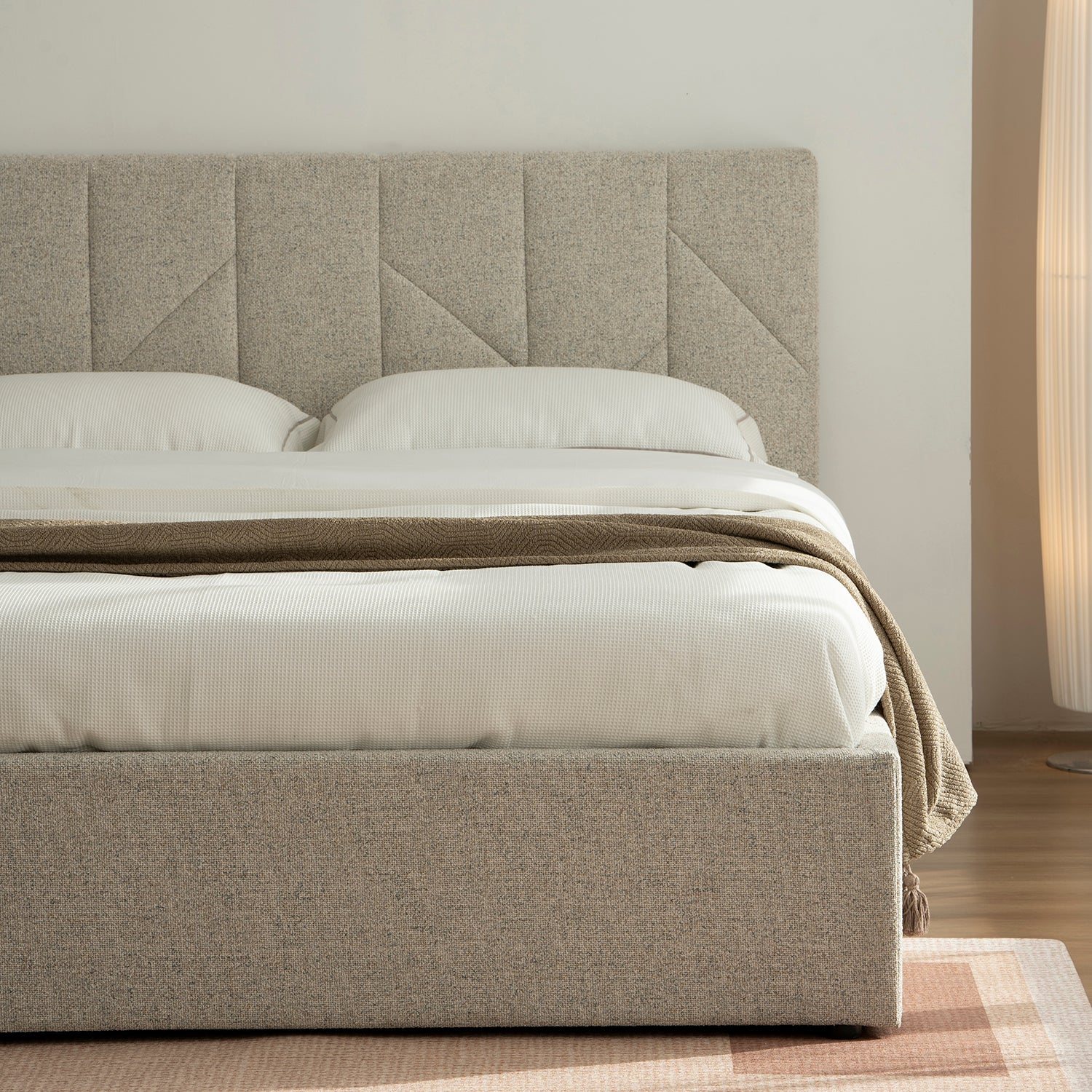 Foto lifestyle de cama alicante vista frontal