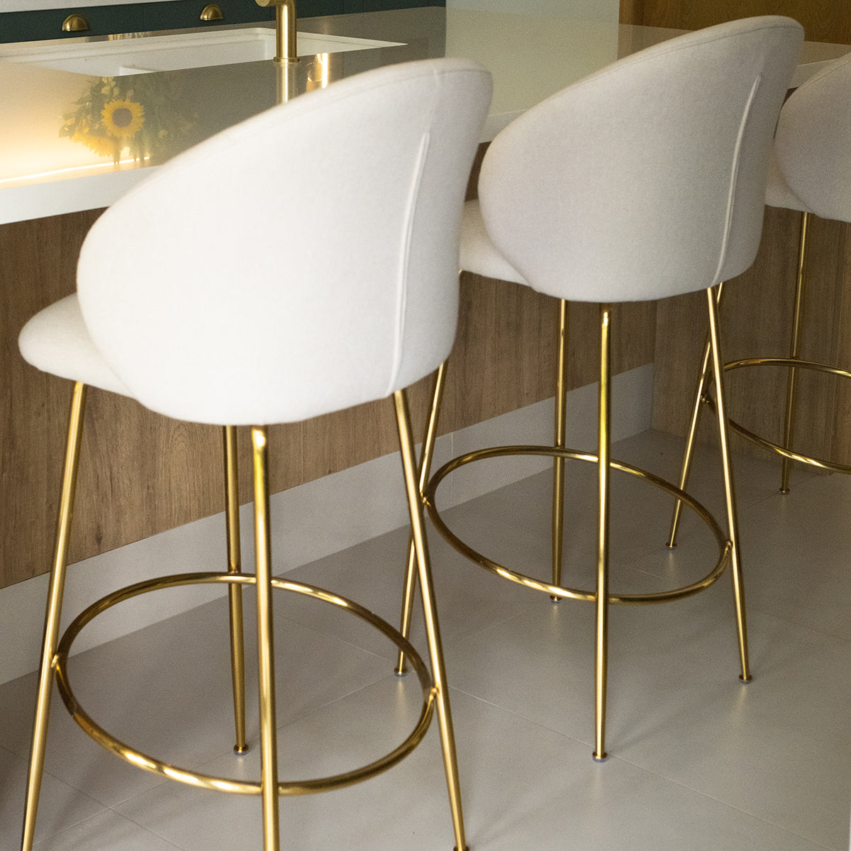 Banco alto de Velvet Capri