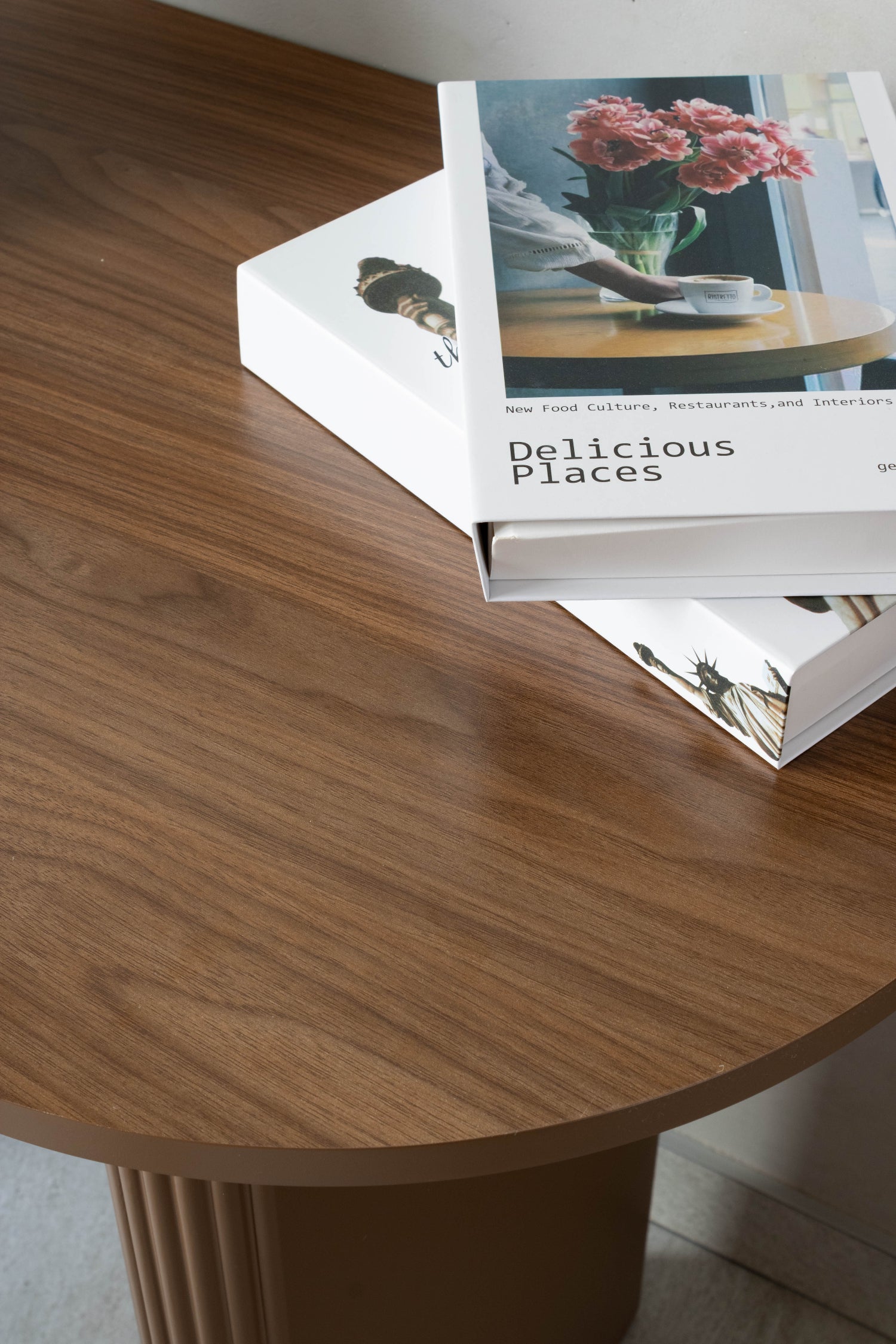 Credenza Togo Cafe Vista a Detalle Textura