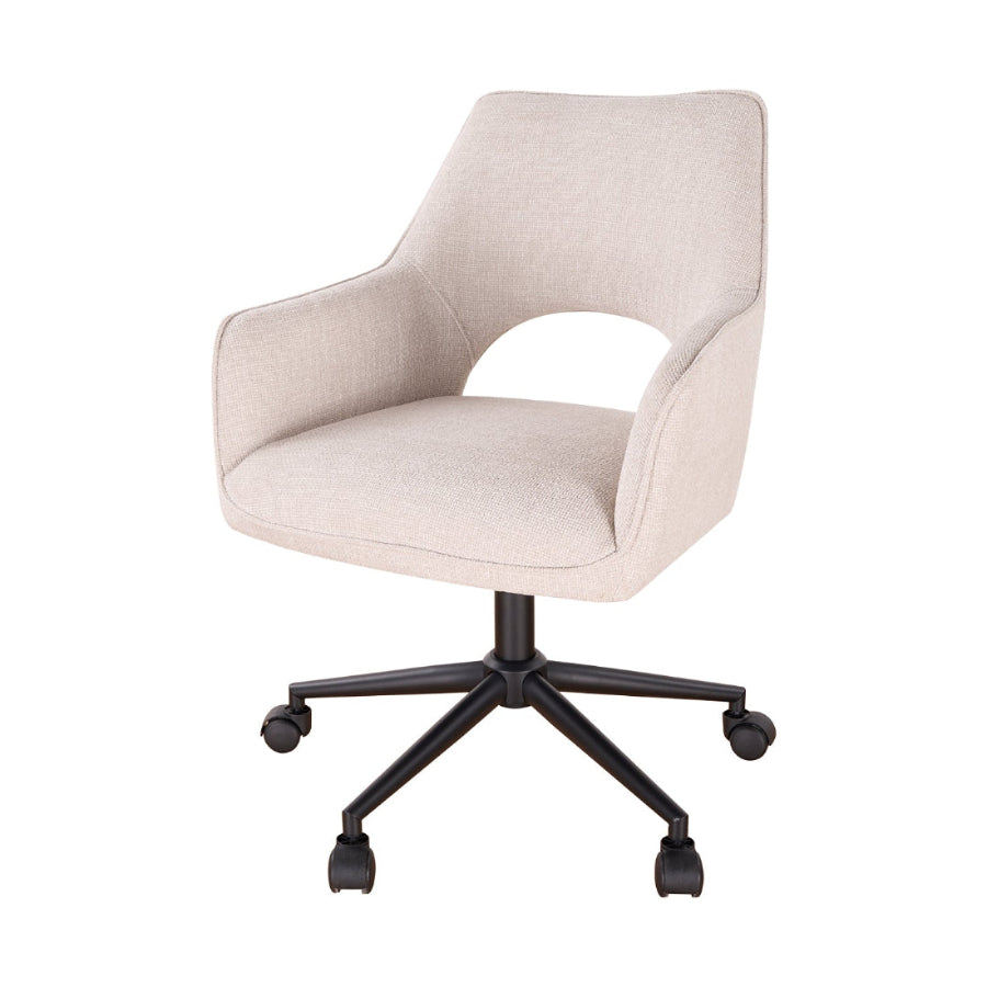 Silla ST. MORITZ Beige Vista En Perspectiva Con Fondo Blanco