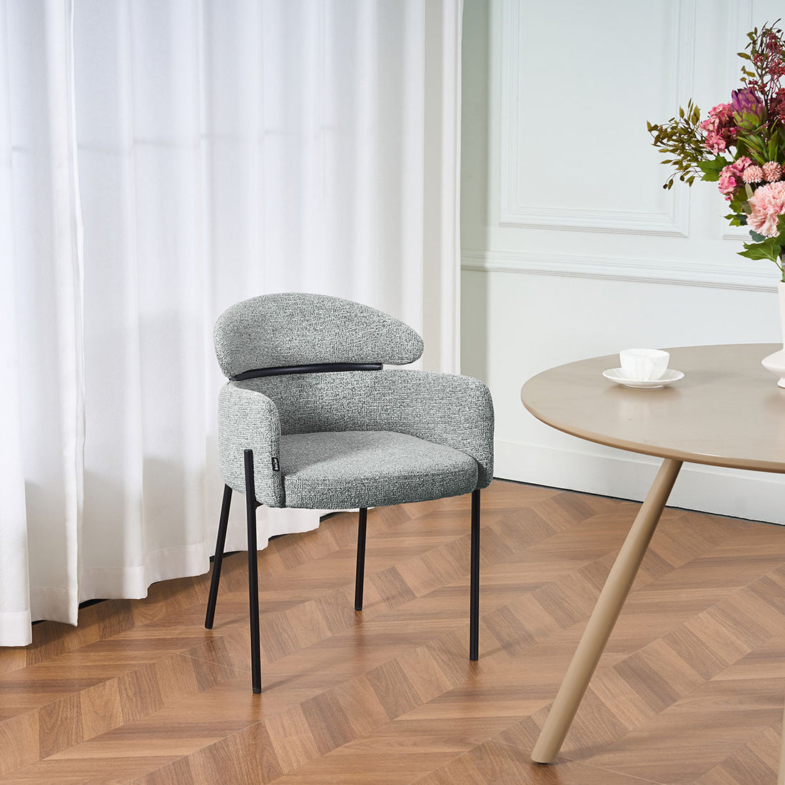 Silla Padua Present Gris en comedor, foto ambientada