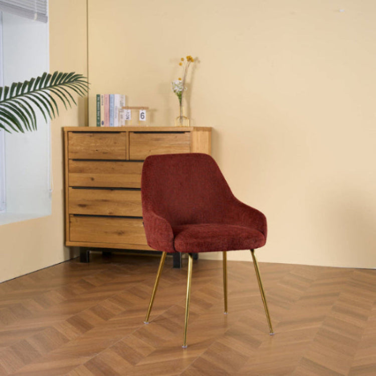 Silla Seul en una habitacion minimalista